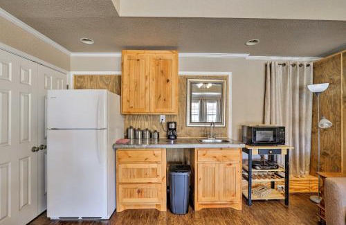 Granbury Apartment | Ideal Granbury Studio: Pet-Friendly Retreat Near Lake