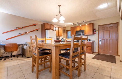 Silvercreek Condo | Granby Condo with Private Hot Tub & Family-Friendly Amenities