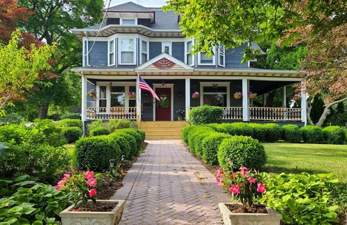Woodstock House | Elegant Victorian Retreat with Pool & Ocean Views Downtown