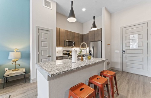 Montopolis Apartment | Elegant 1BR Suite Near Downtown with Fast WiFi & Breakfast