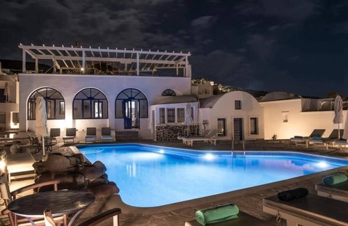 Finikia Apartment | Elegant 1BR Suite with Private Balcony in Santorini