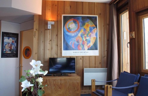 Avoriaz Apartment | Delightful 2-Room Retreat with Valley View and Amenities