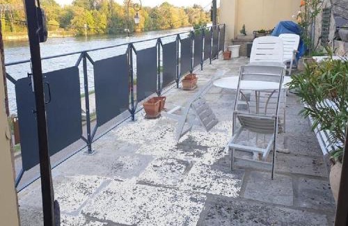 Mantes-la-Jolie Apartment | Top-Rated Grand 2P Terrasse by the Seine - Family Friendly
