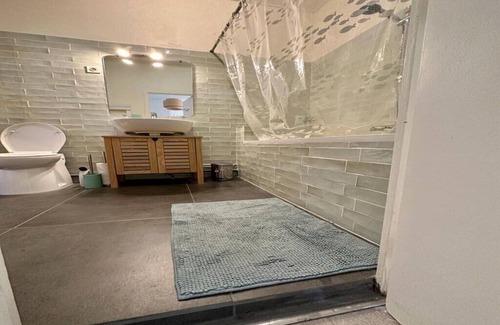 Lodi Apartment | Radiant 3-Piece Retreat in Lodi with Breakfast Included