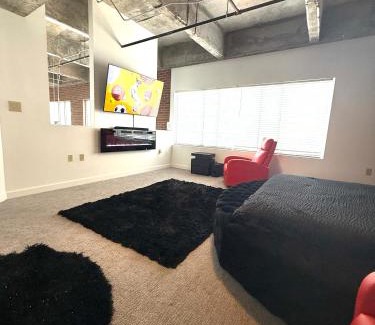 Atlantic Station Area Apartment | Stylish 3BR Loft in Atlantic Station with Family-Friendly Perks