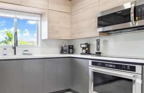 Richmond West House | Luxury Villa with Spa & Heated Pool in Miami - 10/10 Rating