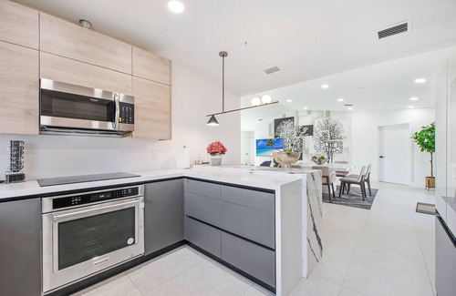 Richmond West House | Luxury Villa with Spa & Heated Pool in Miami - 10/10 Rating