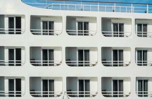 Manaus Boat Rental | Unforgettable Stay at Grand Amazon Expedition - 5 Star Luxury