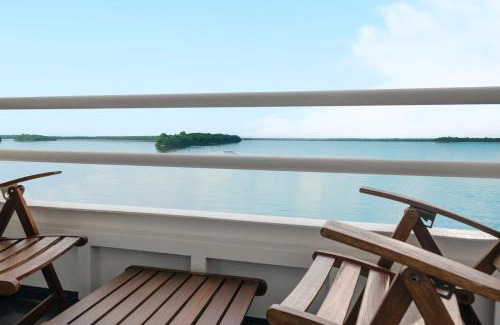 Manaus Boat Rental | Unforgettable Stay at Grand Amazon Expedition - 5 Star Luxury