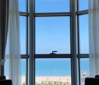 Atakum Hotel | Experience Comfort at Grand Amisos Hotel with Pool & Hot Tub