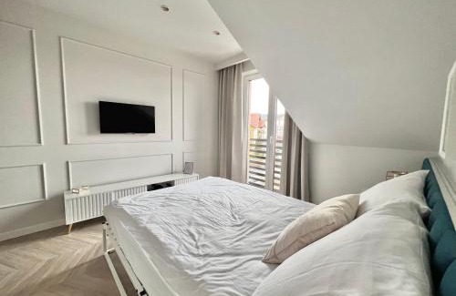 Zotow Apartment | Highly Rated Grand Apartment with Family-Friendly Amenities