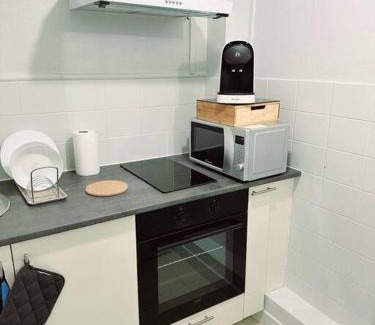 Pierrefitte-sur-Seine Apartment | Convenient Appart'6 Near Paris: Family-Friendly Retreat