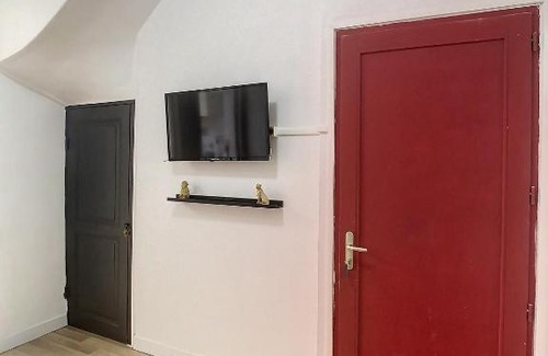 Sainte-Anne - Faubourg Noyon Apartment | Cozy Grand Appart for Families & Pets with Great Reviews