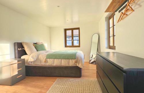 Steinbrunn-le-Bas Apartment | Welcoming Grand Appartement for Families and Travelers