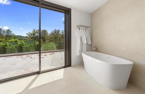 Trans-en-Provence Apartment | Pet-Friendly Getaway at Grand Studio Valeriane