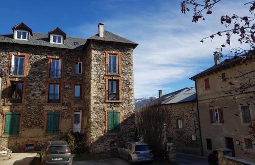 Formigueres Apartment | Spacious 130m² Apartment, Just Minutes from Ski Resorts