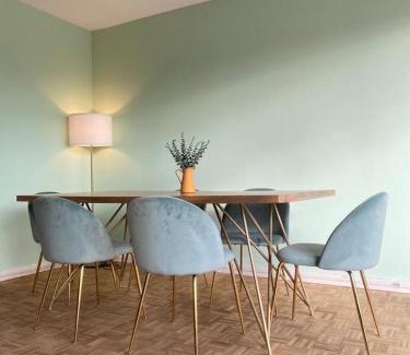 Le Chesnay Apartment | Grand appartement 6 personnes à 5min de Versailles avec parking privé
