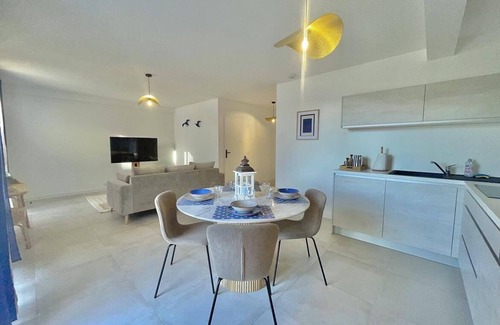 Lunel-Viel Apartment | Spacious Grand Appartement with Kitchen Access to Enjoy