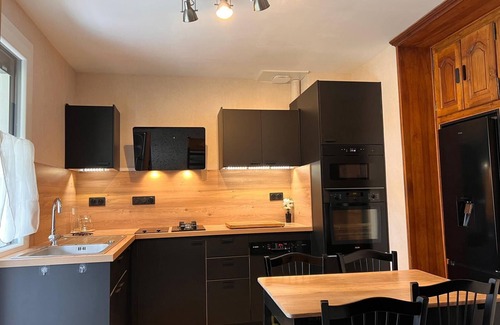 Le Poet Apartment | Grand Appartement Indépendant au Calme Dans Maison Avec Jardin