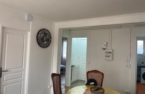 Evreux Apartment | Spacious Grand Appartement in Évreux - Guest Rated 7.7/10