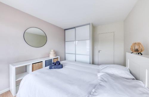 Sevres Apartment | Spacious Grand Appartement Near Paris - Rated 9.1/10
