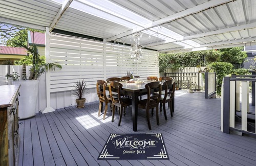 Hamilton House | Grand Art Deco Home: Premier Stay in Hamilton, Newcastle