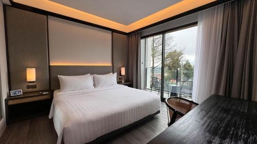 Cipanas Hotel | Experience Grand ASTON Puncak Hotel & Resort: 5-Star Retreat