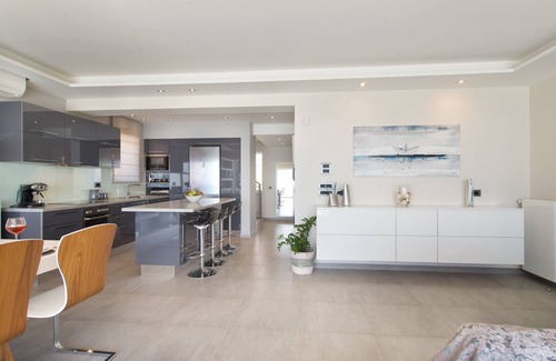 Lakithra Villa | Experience Breathtaking Views at Grand Azzurro Residence