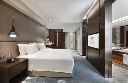 Qingdao Hotel | Elegant Grand Barony Qingdao Airport Hotel with Ocean Views