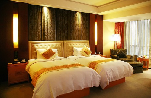Dinghai Hotel | Discover Grand Barony Zhoushan: 4-Star Comfort & Amenities