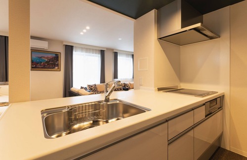 Kitakyushu Apartment | Discover GRAND BASE Mojiko: 8.8/10 & Family-Friendly Amenities