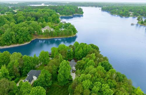 Mooresville House | Experience Grand Bay: A Premier 4-Star Retreat