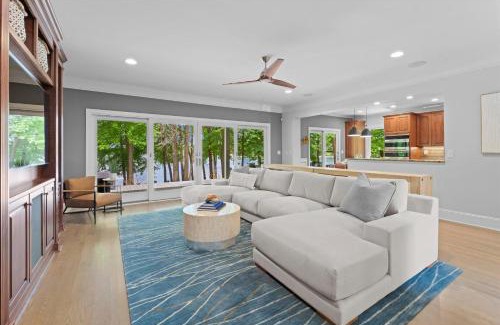 Mooresville House | Experience Grand Bay: A Premier 4-Star Retreat