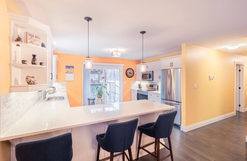 Grand Bend Cottage | Serene Grand Bend Cottage: Steps from the Beach & Pool