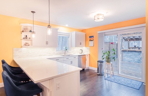 Grand Bend Cottage | Serene Grand Bend Cottage: Steps from the Beach & Pool