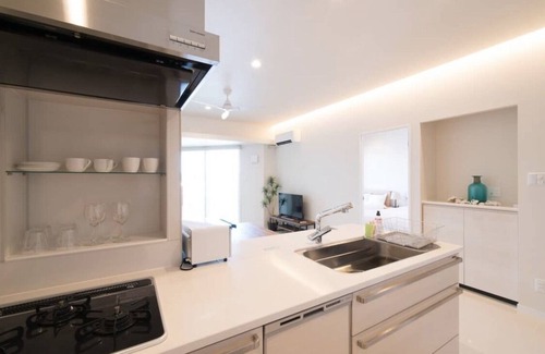 Maeda Apartment | Grand Blue 206: Exceptional Stay with Kitchen & Breakfast