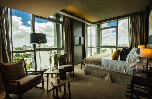 La Plata Hotel | Experience Grand Brizo La Plata: Eco-Friendly Retreat