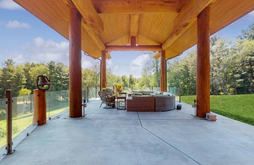 Benton Harbor Cabin | Inviting Cabin with Lake View, Pool, Fireplace & Fast WiFi