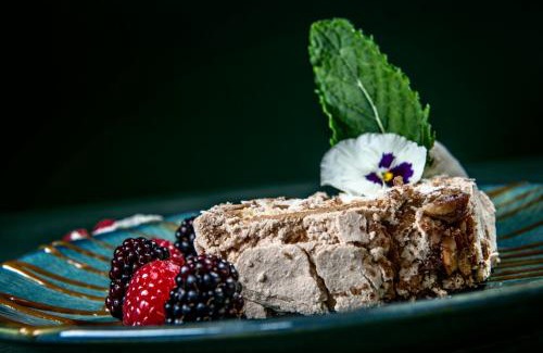 Meijel Hotel | Grand Café Goejje: Family-Friendly Hotel with Pool Access