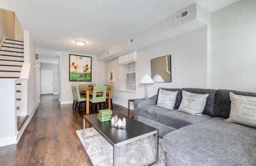 Richmond House | Grand Carytown family home 6BR FREE parking