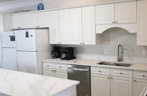 North Myrtle Beach House | Delightful Grand Cayman Villa A2 with Pool and Hot Tub