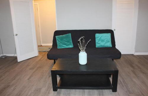 St. Petersburg Apartment | Elegant Grand Central Suite Near Downtown St. Pete