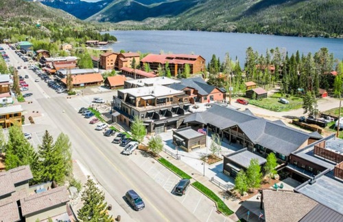 Grand Lake Apartment | Family-Friendly Stay at Grand Central - Rated 9.5/10!