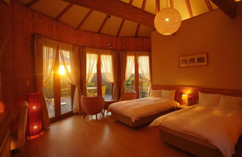 Awaji Hotel | Experience Grand Chariot Hokutoshichisei 135° with Eco-Friendly Amenities