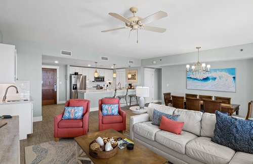 Baytowne Wharf Condo | Bayfront Views at Grand Complex Serenity in Sandestin Resort