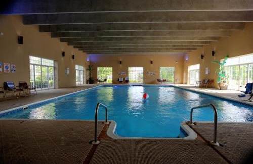 Branson Hotel | Relax at Grand Crowne Resort: Pools, Spa & Family Fun