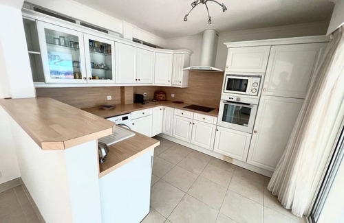 Juan-les-Pins Apartment | Guest Rated 10/10: Grand Dauphin Appartement with Pool