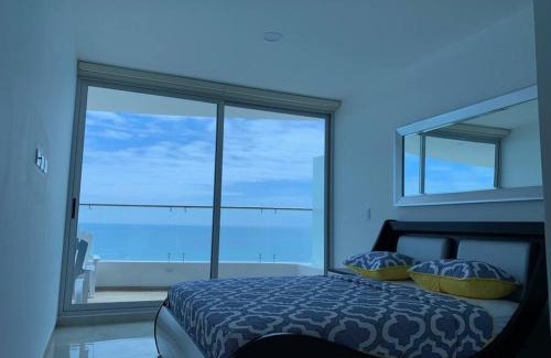 Tonsupa Apartment | Guest Rated 9.9: Grand Diamond Beach with Oceanfront Views