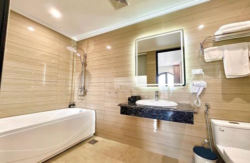 Soc Son Hotel | Guest Favorite: Grand Dragon Noi Bai Hotel for Families