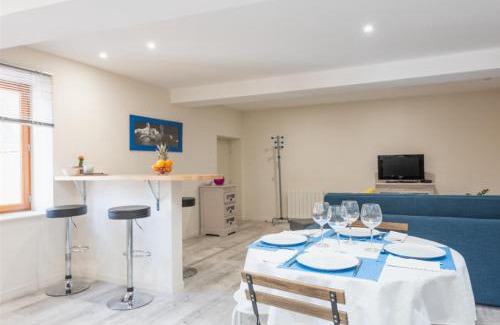Villefranche-sur-Saone Apartment | Tranquil Grand Duplex in City Center with Family Amenities